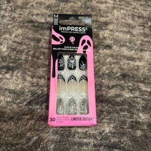 imPRESS Press-On Manicure Halloween Spiderweb & Glitter Nails - Black & Silver